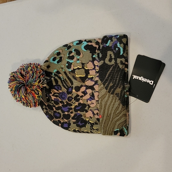 NWT 2pc Desigual hat and hand warmer set main image 9